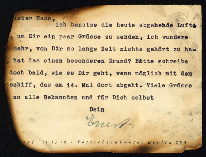 message in German on reverse of crash card