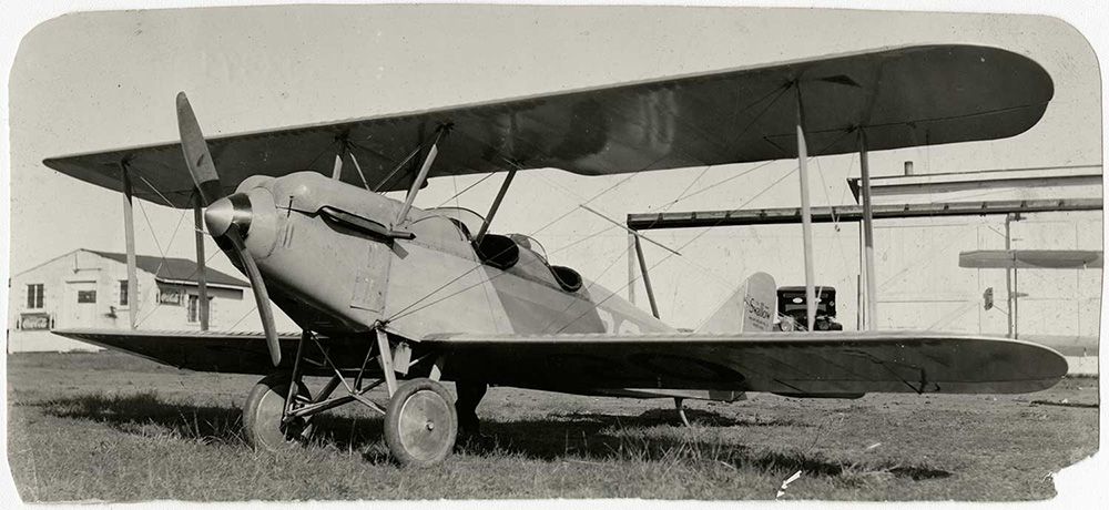 Side view of a swallow OX-5.