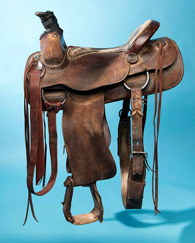 a mule mail riding saddle