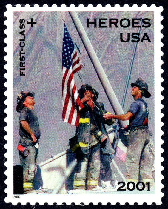 Timbre de 34 cents + 11 cents représentant des pompiers sur les décombres du World Trade Center